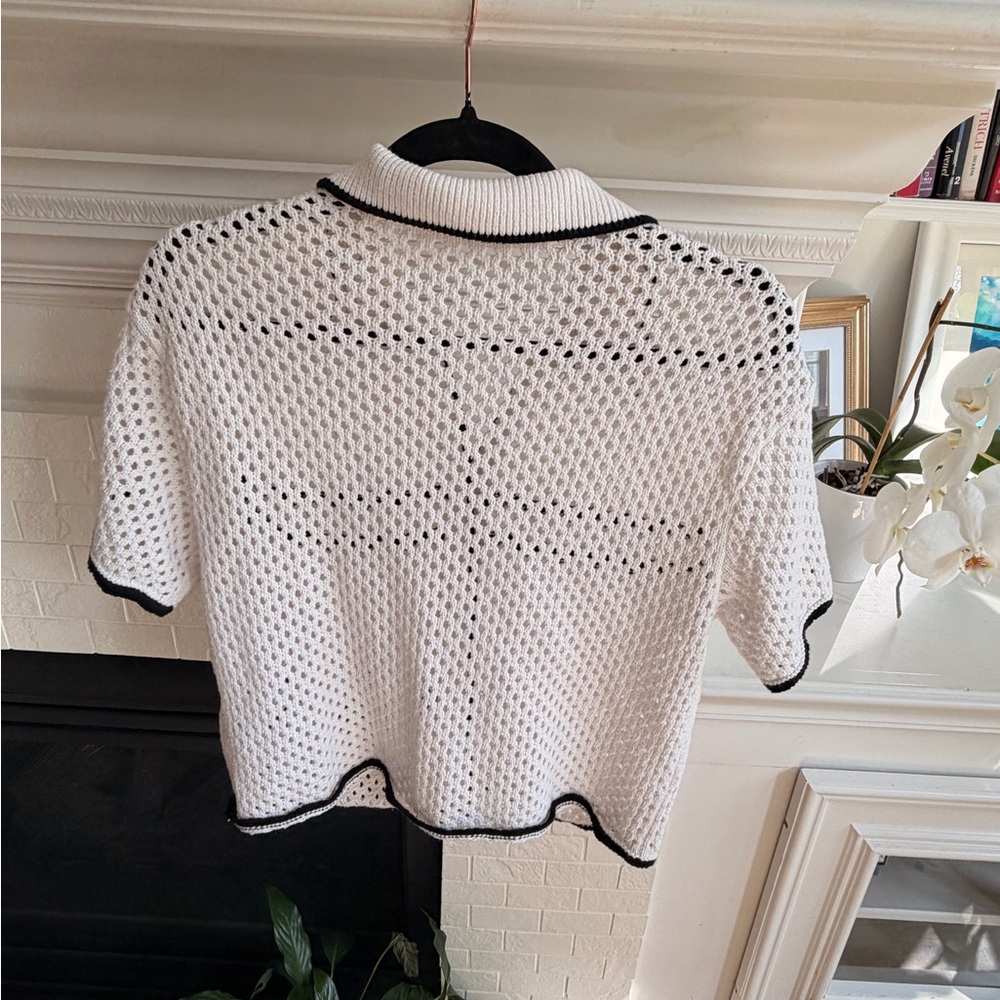 Abercrombie & Fitch White and Black Button Down Shirt - Picture 5 of 7